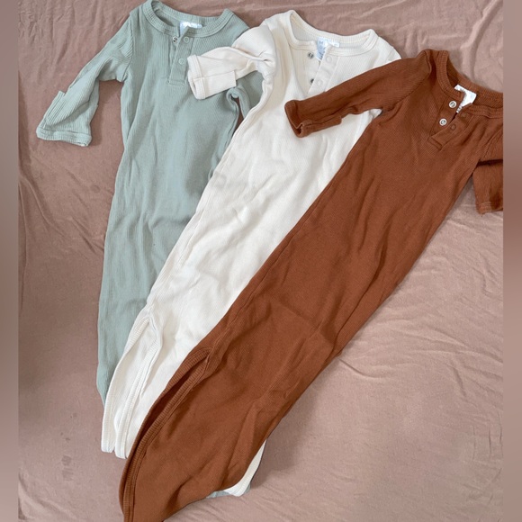 3x MEBIE Baby newborn ribbed knotted gowns - Picture 3 of 4